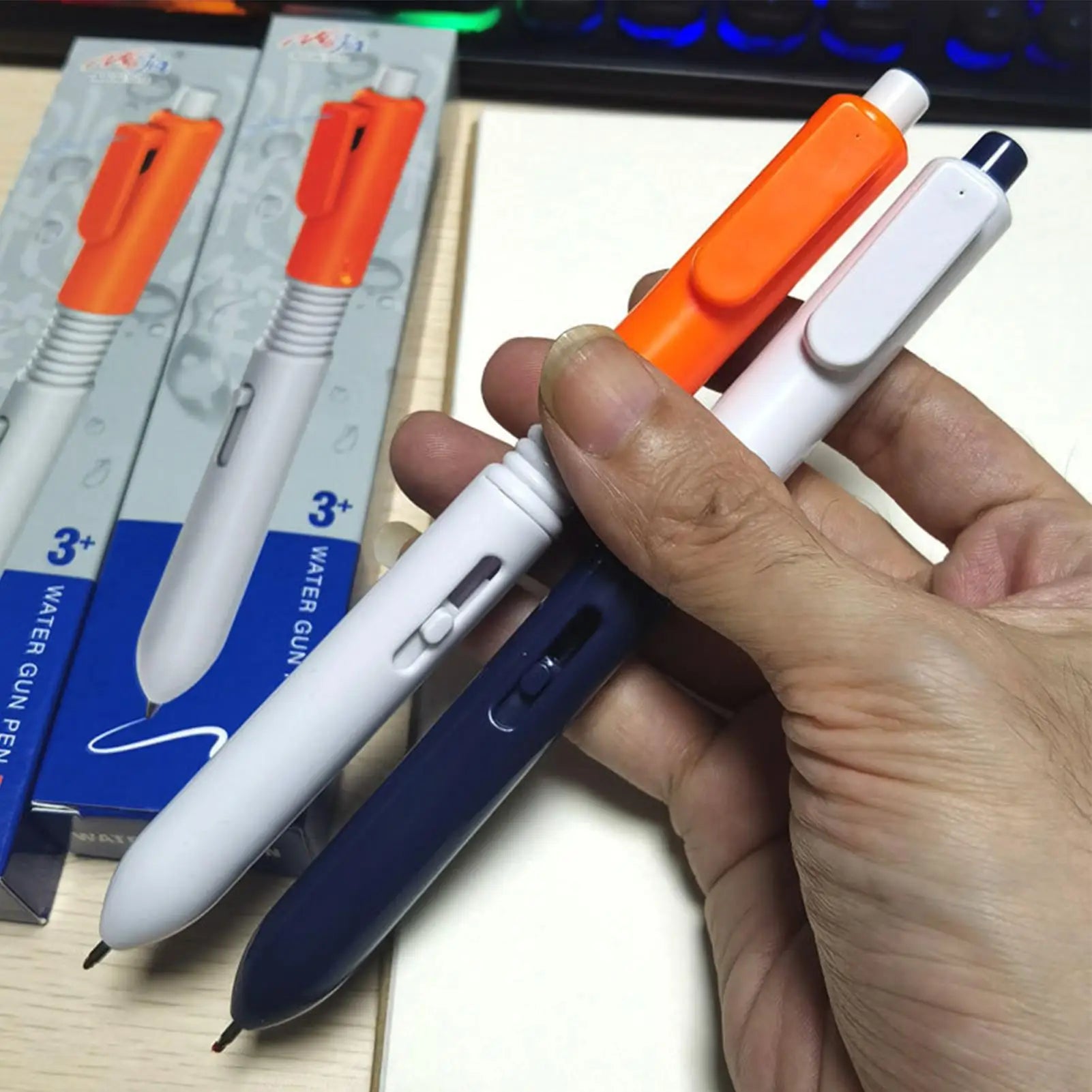 1Pc Writable Pen Water Spray Pen Signature Pen Press to Spray Pranks Water Spray Pen Student Gift Funny Spoof Trick Toy
